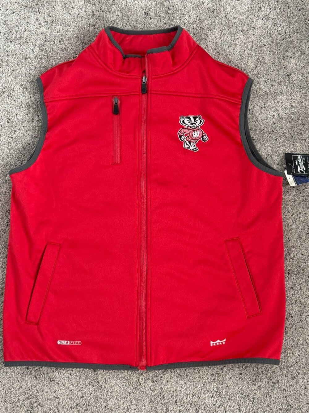 NWT Franchise Club Wisconsin Badgers Red QuadFlex Full Zip Vest Size Small